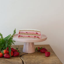 Laden Sie das Bild in den Galerie-Viewer, Erdbeer Tiramisu Torten Kurs am 26.05. in Laufach

